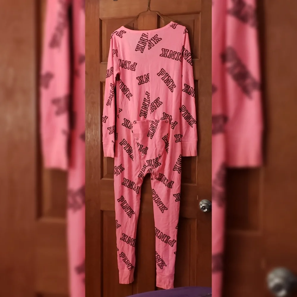 Pink Signature Thermal One Piece, size M, Hot pink & black, Smoke free close🚭 - Picture 2 of 3